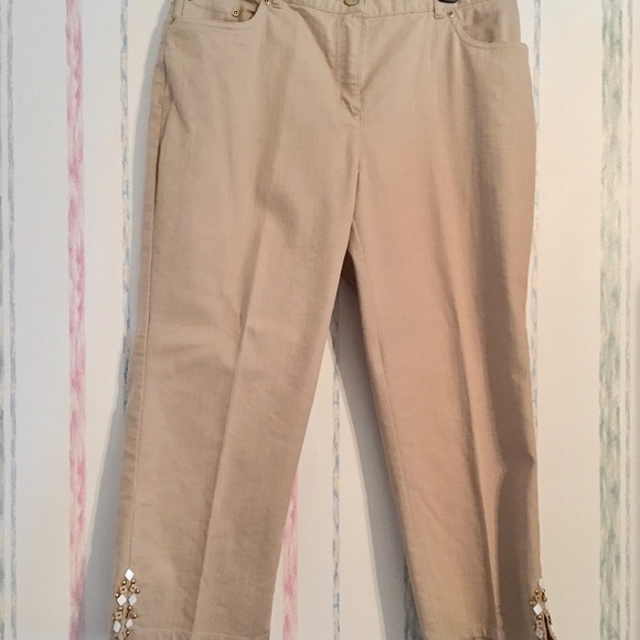 RUBY RD. Crop Pants/Capris - Picture 2 of 7